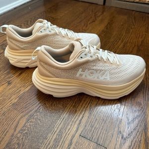 Size 9 ladies Hoka tennis shoes